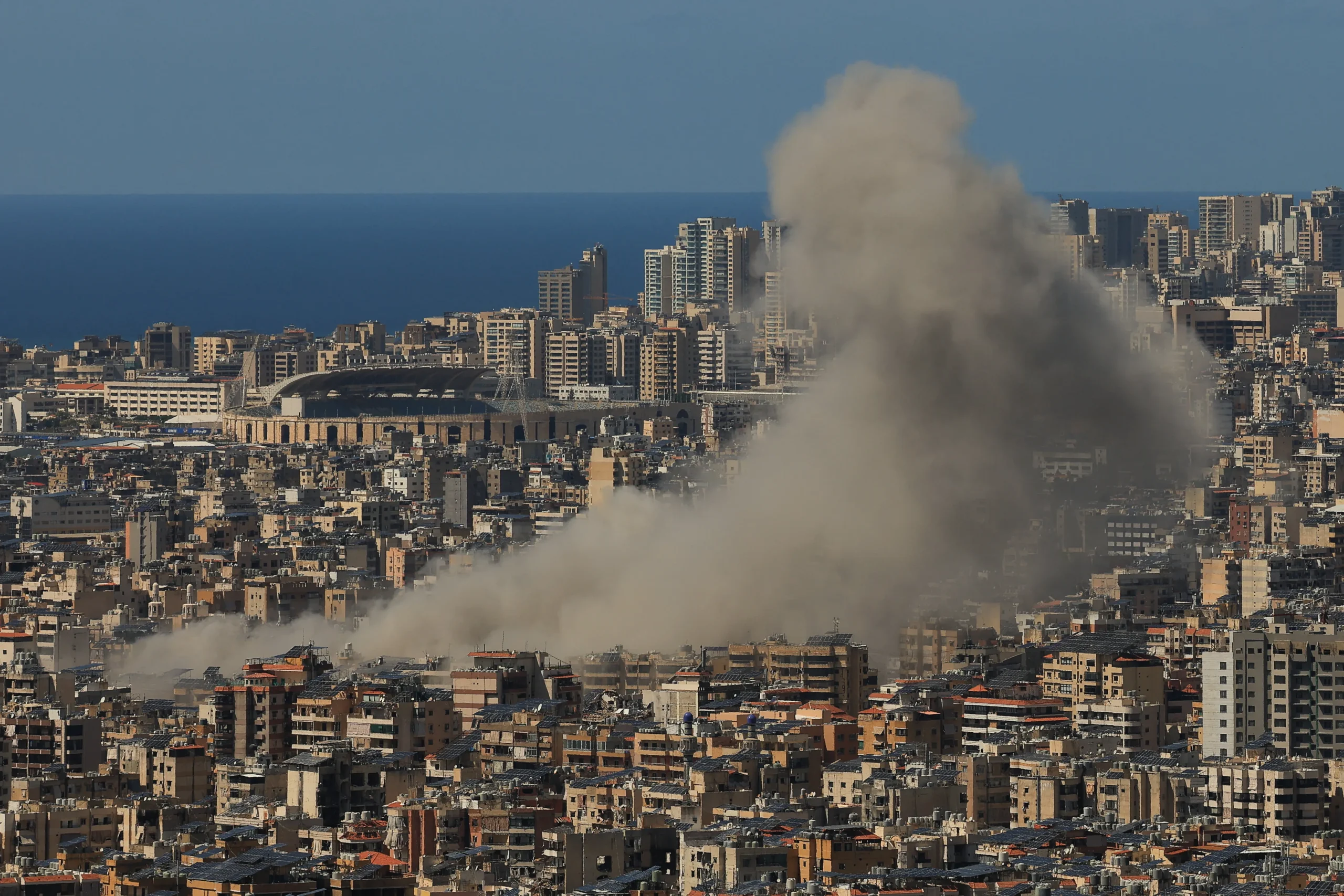 Liban : sommé de partir, l’ambassadeur d’une puissance régionale ignore l’ultimatum grâce au bouclier du Hezbollah