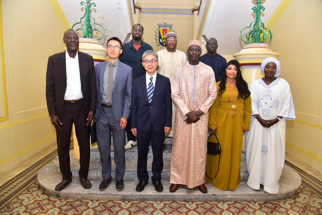 Diplomatie des villes : la Chine s’engage à rénover le parcours sportif de Dakar