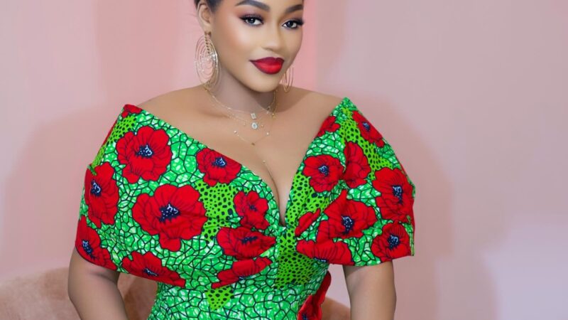 Clara resplendit dans une somptueuse tenue en wax [Photos]