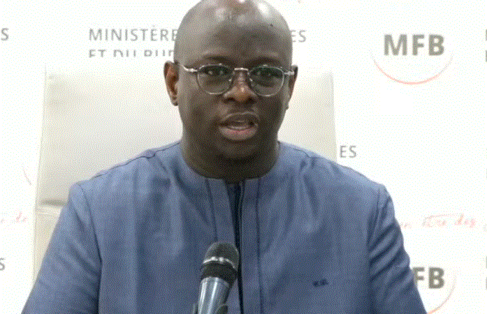 Polémique sur l’emprunt TRS de 650 millions d’euros: Cheikh Diba invoque l’autorisation de l&rsquo;Assemblée