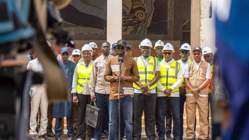 JOJ 2026 : En visite sur les chantiers, le président rassuré par l’avancement des travaux, mais ferme sur les délais