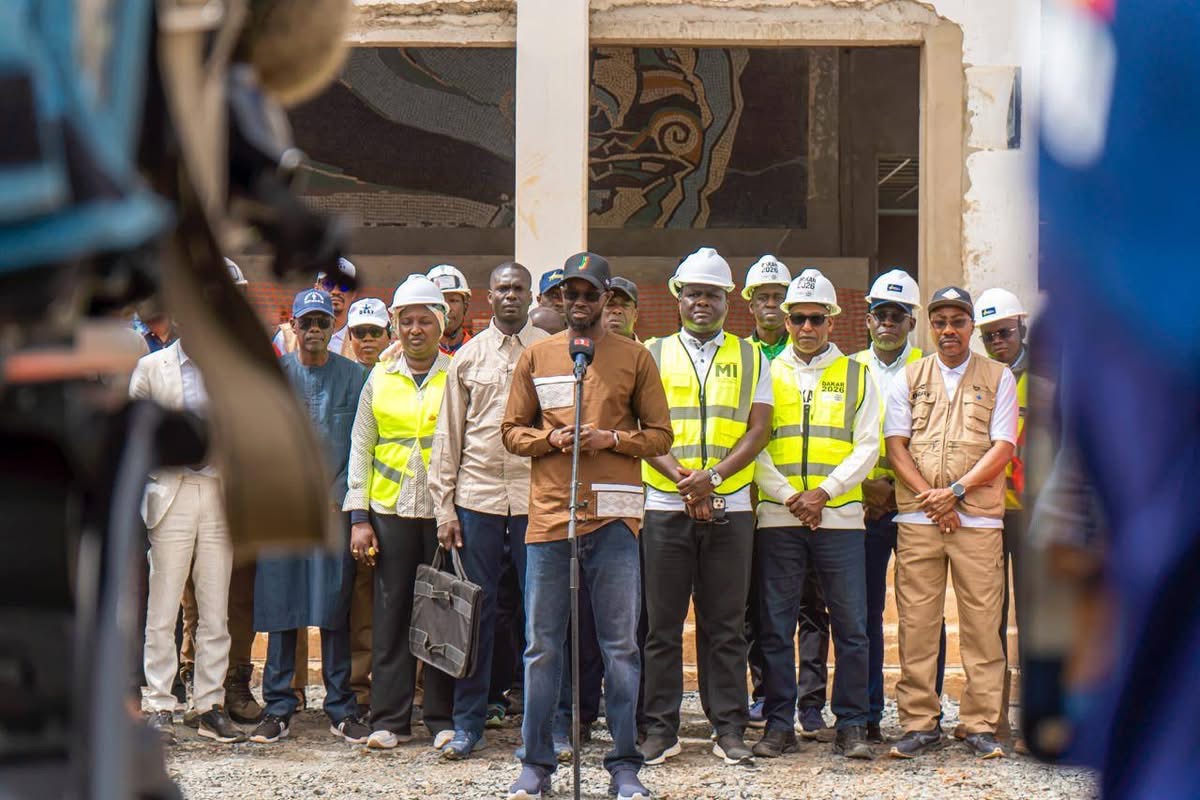 JOJ 2026 : En visite sur les chantiers, le président rassuré par l’avancement des travaux, mais ferme sur les délais