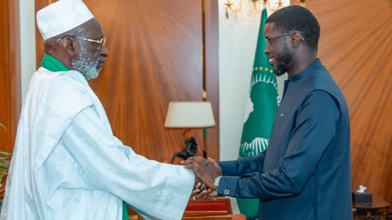 Palais: Discussion sur les 418 manuscrits d’El Hadj Oumar Foutiyou Tall entre Diomaye Faye et Thierno Madani