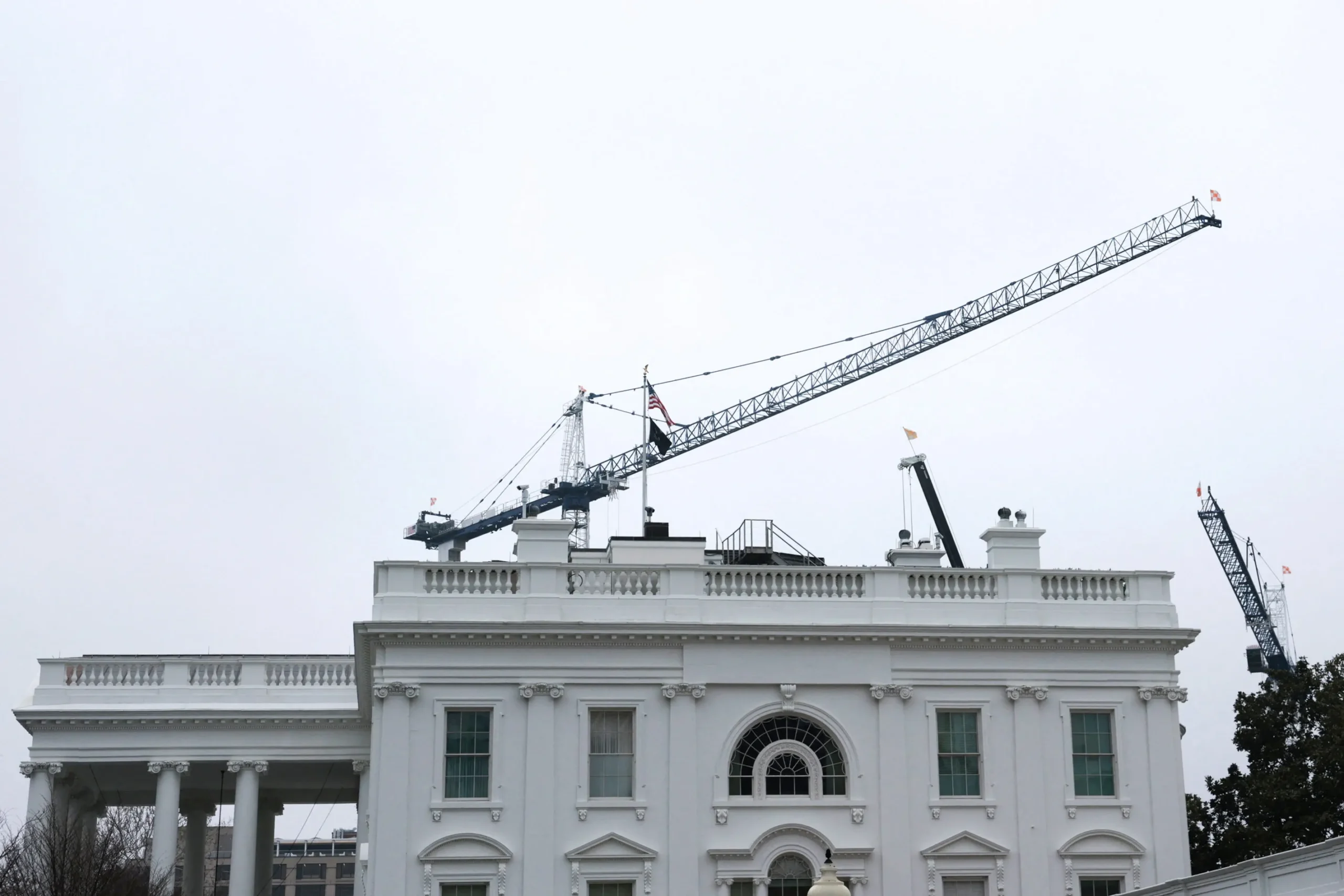 États-Unis : le chantier de Donald Trump à la Maison-Blanche suspendu par un juge exigeant un feu vert spécifique