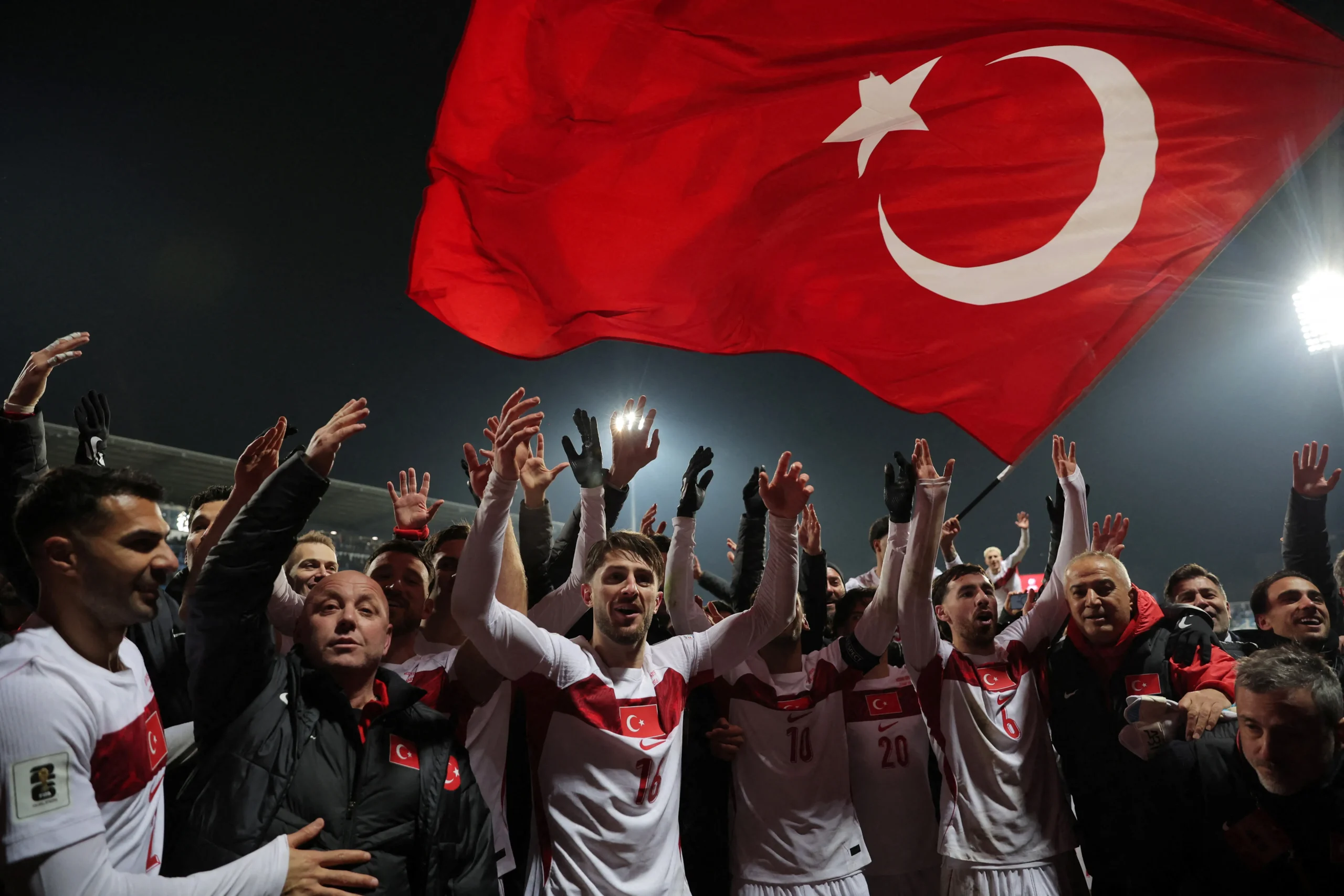 Qualification au Mondial 2026 : victorieuse au Kosovo, la Turquie promet une récompense inédite à son sélectionneur