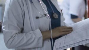 Une « menace existentielle » pèse sur 446 hôpitaux aux États-Unis visés par les nouvelles coupes de Donald Trump