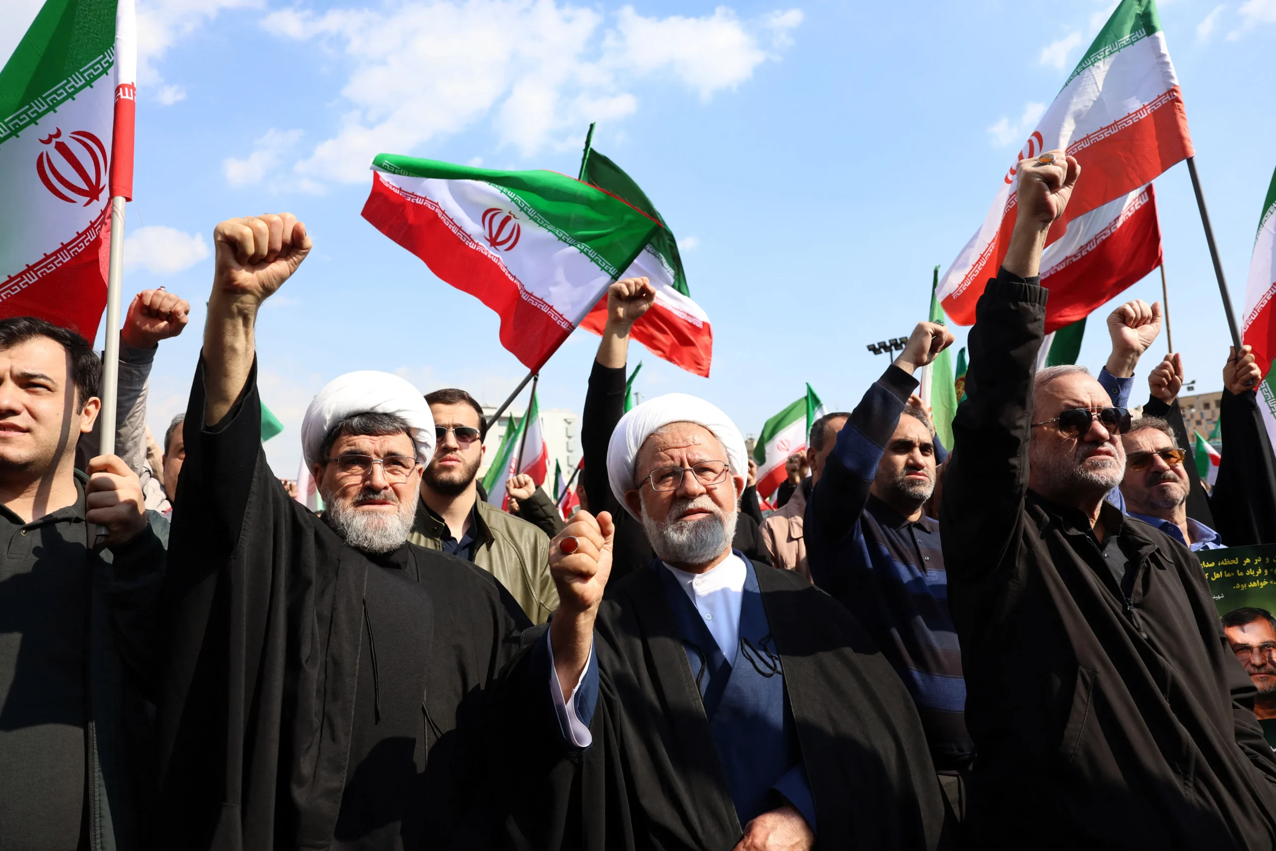 Iran : des miliciens d’un pays voisin déployés dans Téhéran en pleine vague de bombardements