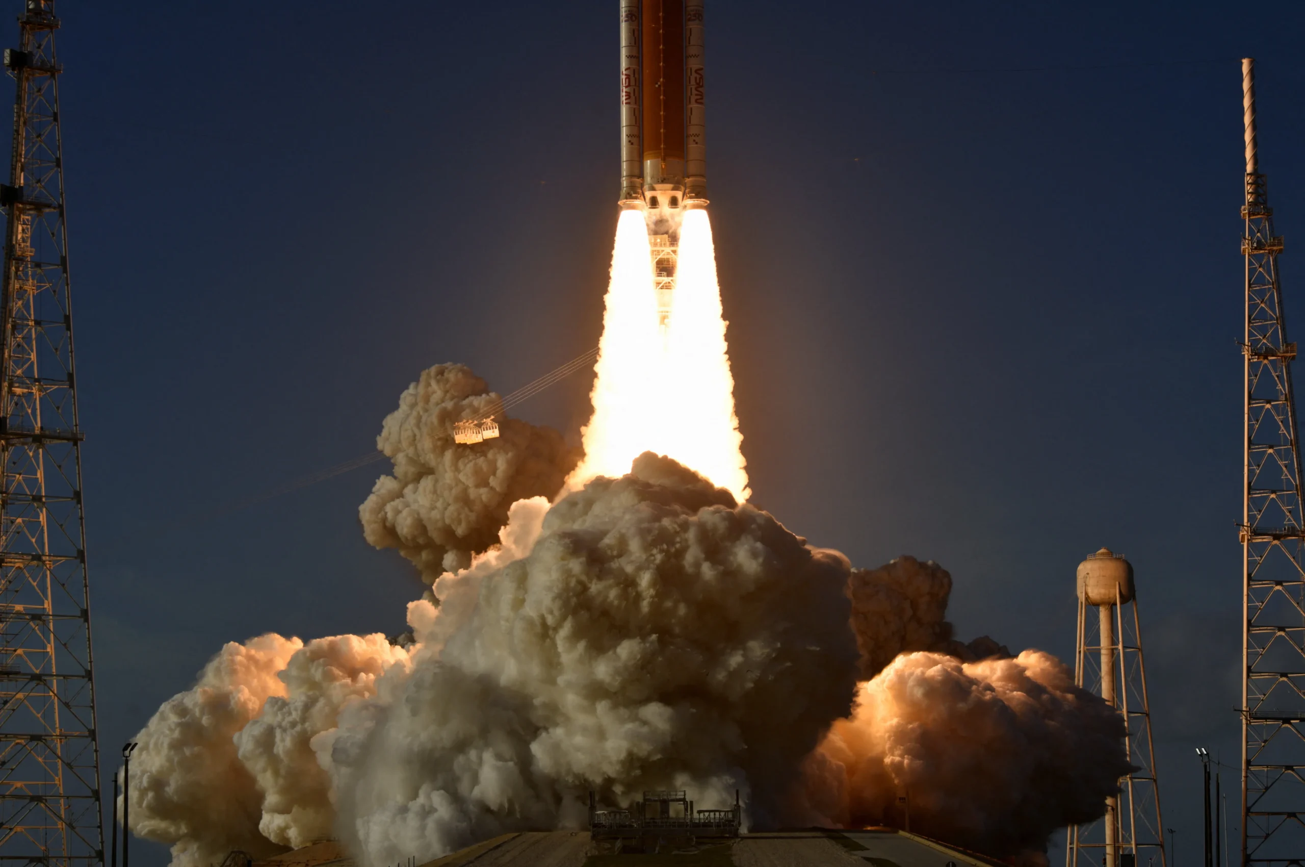 Espace : la NASA réussit le décollage d’Artemis II après une ultime intervention technique sur le pas de tir