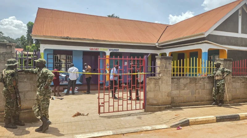 Ouganda : la ruse employée par un homme pour s&rsquo;introduire dans une école maternelle et tuer quatre enfants
