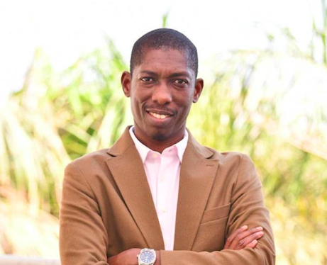 Le producteur du tube dédié à son épouse lève le mystère sur l&rsquo;écriture du morceau et annonce un dispositif inédit