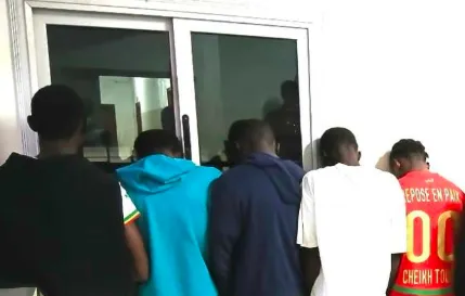 Intercepté à l’AIBD, un médecin sous le coup d’une interdiction de sortie commet un acte extrême