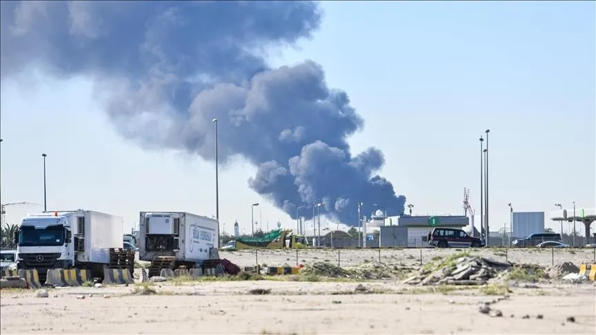 Attaque nocturne au Koweït : le site stratégique frappé par des drones ravive les craintes d’une crise dans le Golfe