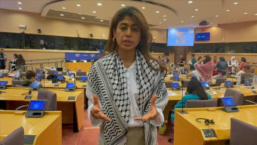 Poursuites en France : la défense de Rima Hassan attaque la légalité de la garde à vue et révèle l’issue des tests