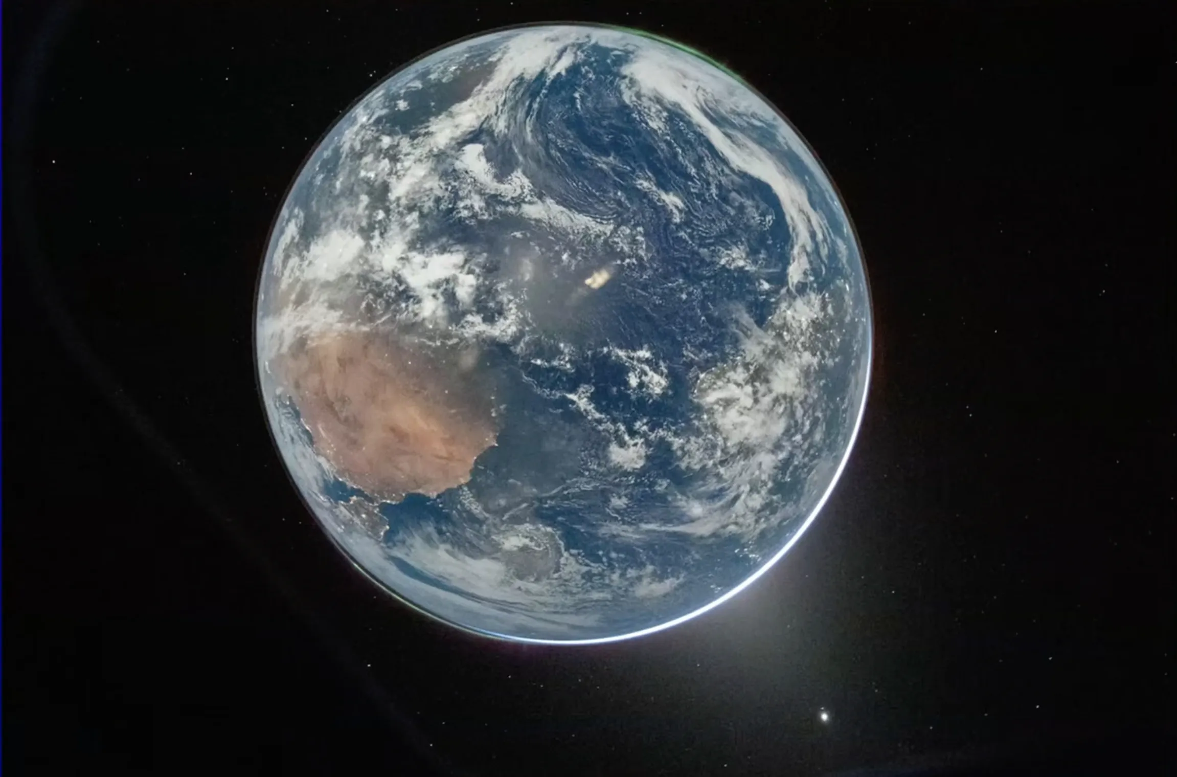 États-Unis / Espace : les premières images envoyées par l&rsquo;équipage d&rsquo;Artemis II révèlent un détail saisissant