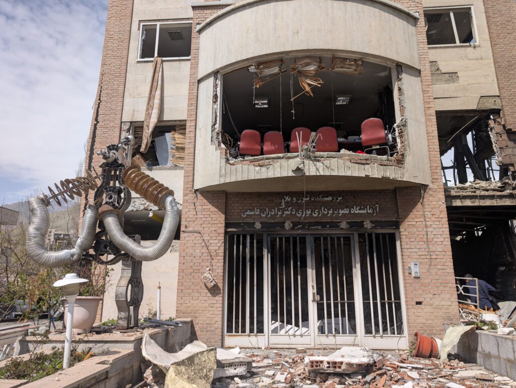 Guerre en Iran : Washington et Tel-Aviv élargissent leurs frappes à ce secteur protégé par le droit international