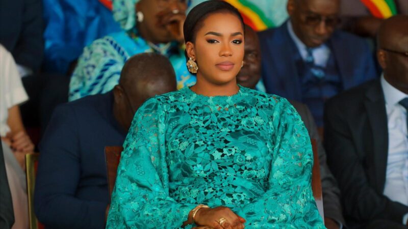 Célébration du 4 avril : la Première Dame Absa Faye désigne le véritable baromètre de la force d&rsquo;une nation