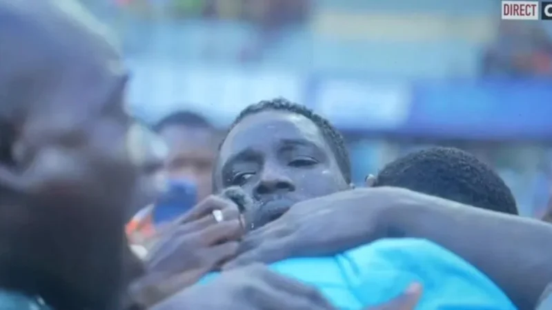 Juste après la chute de Modou Lô : l&rsquo;image poignante captée au milieu de l&rsquo;Arène nationale (Vidéo)