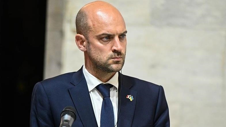 Suite aux frappes en Iran : Téhéran échange avec Paris et maintient sa menace sur un passage maritime stratégique