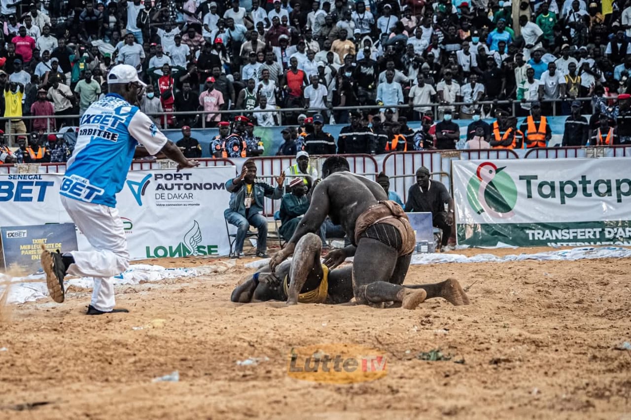 Sept ans de règne brisés en 87 secondes : le geste technique qui a scellé le sort de Modou Lô
