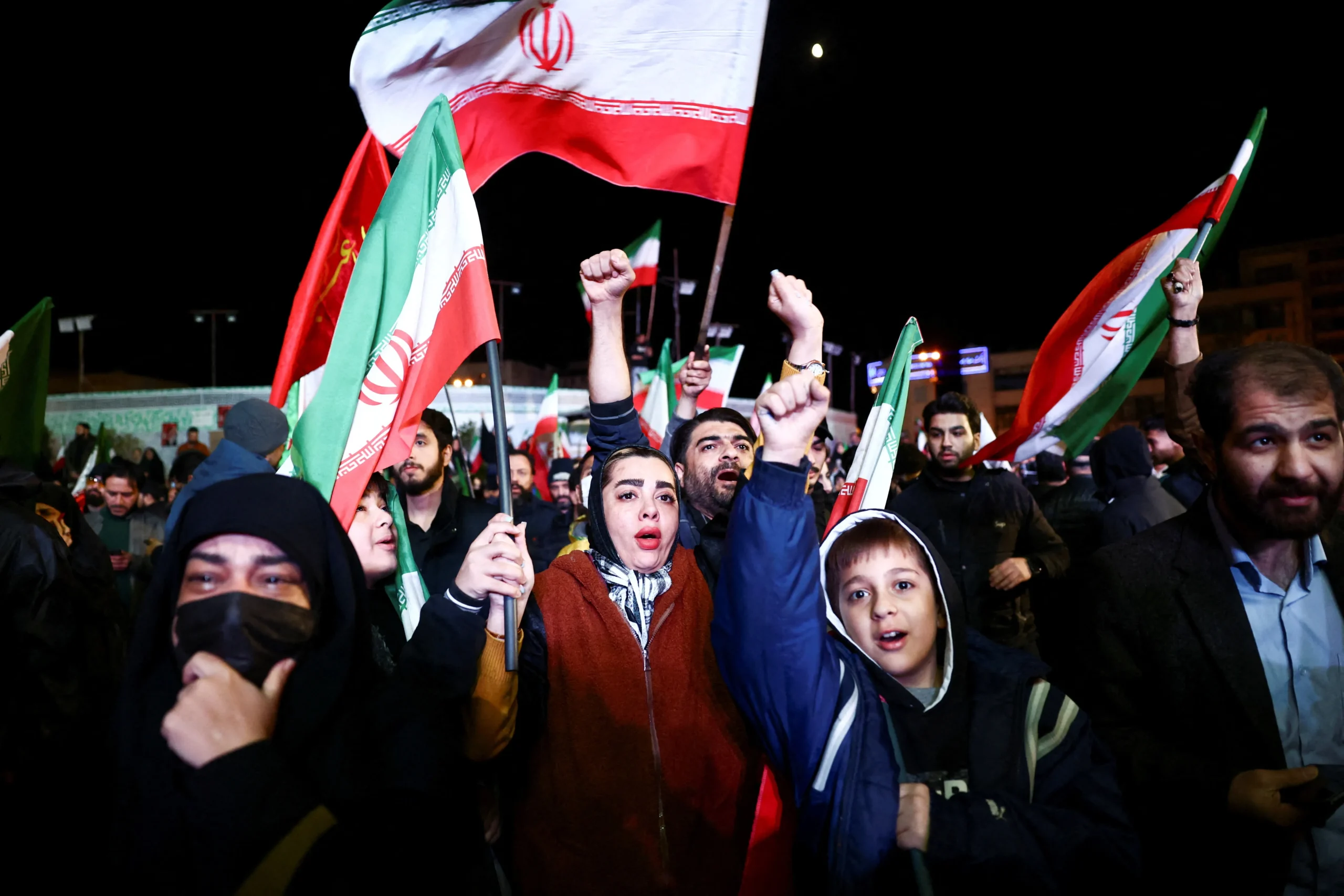 Trêve de 14 jours entre les États-Unis et l’Iran : l’accord suspend les frappes mais maintient ce front actif
