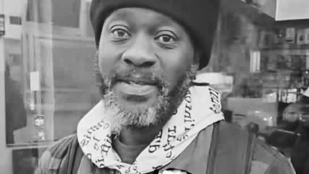 Rapatrié des États-Unis ce mercredi, l'un des fondateurs de Pee Froiss a été conduit à sa dernière demeure