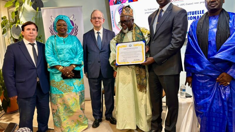Reçu au siège parisien de la FPU, le Khalife de Bambilor est investi de cette nouvelle mission internationale