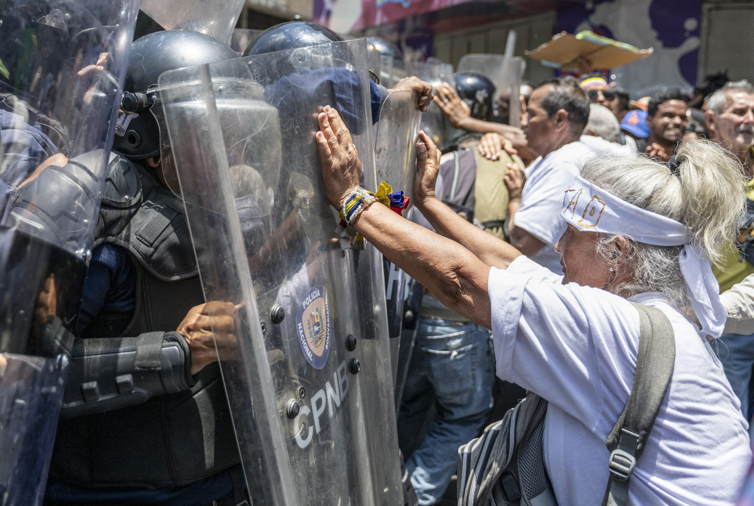 Venezuela : le gouvernement annonce une hausse des salaires face aux manifestants mais refuse de divulguer ce chiffre