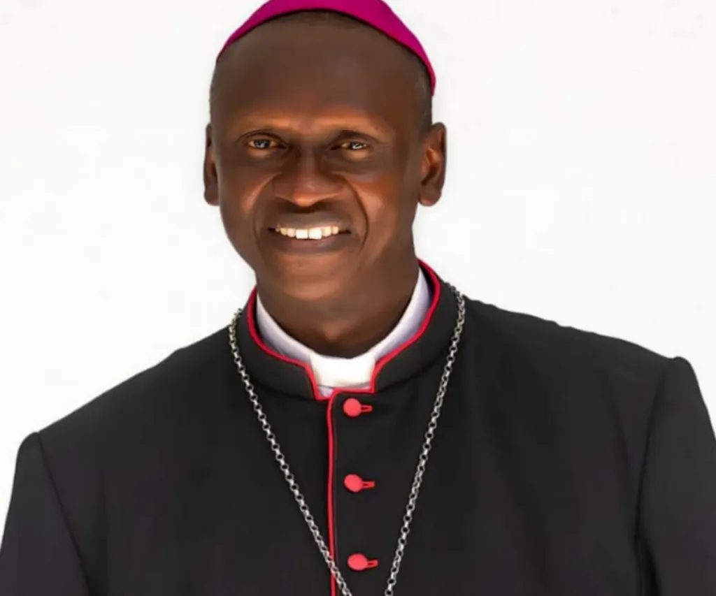 Il refusait la soutane épiscopale à 28 ans : l’ancien vicaire à vélo revient pour diriger le diocèse de Kolda