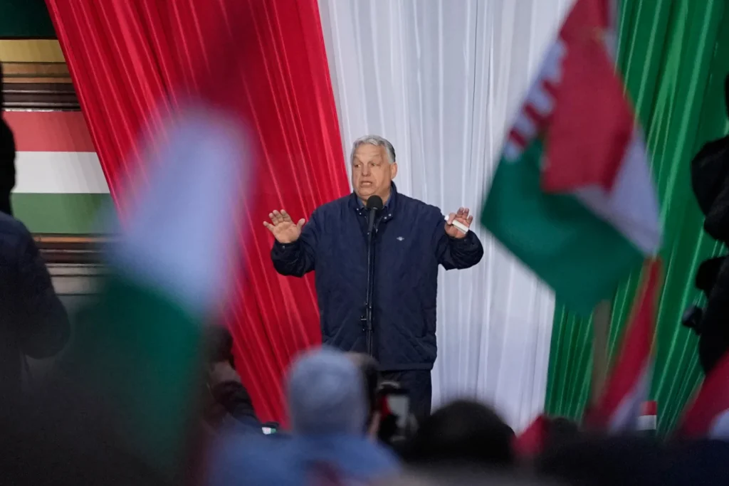 Élections en Hongrie : la promesse à 18 milliards de dollars qui propulse le principal rival de Viktor Orban