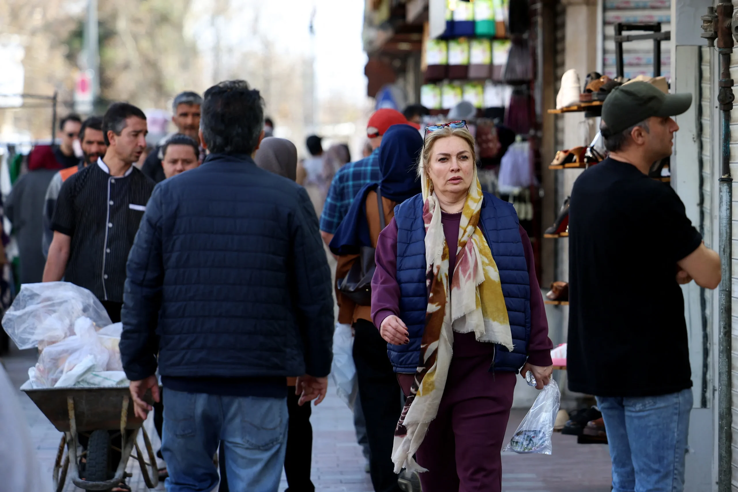 Iran : à l&rsquo;heure de la trêve, une décision stricte des autorités prolonge la paralysie économique du pays