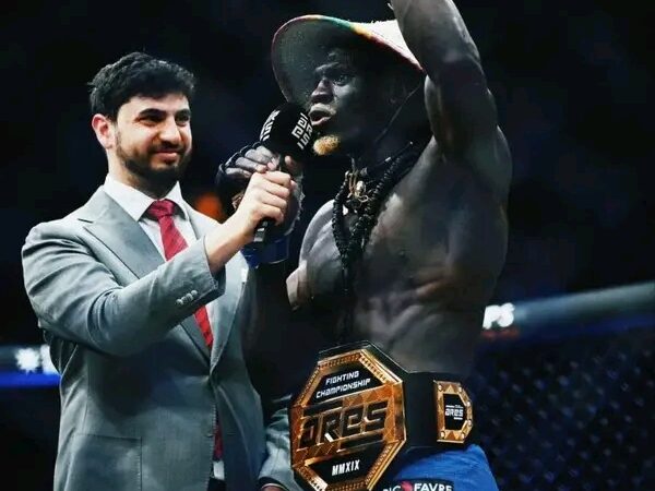 MMA : Le président Bassirou Diomaye Faye salue la victoire de Moustapha Diakhaté à l’ARES 40