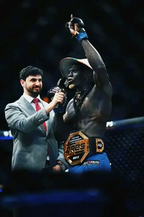 MMA : Le président Bassirou Diomaye Faye salue la victoire de Moustapha Diakhaté à l’ARES 40