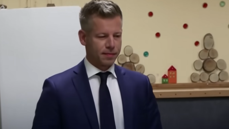 « Plus un dépotoir » : Peter Magyar retire l&rsquo;asile accordé par Viktor Orban à trois hauts responsables étrangers