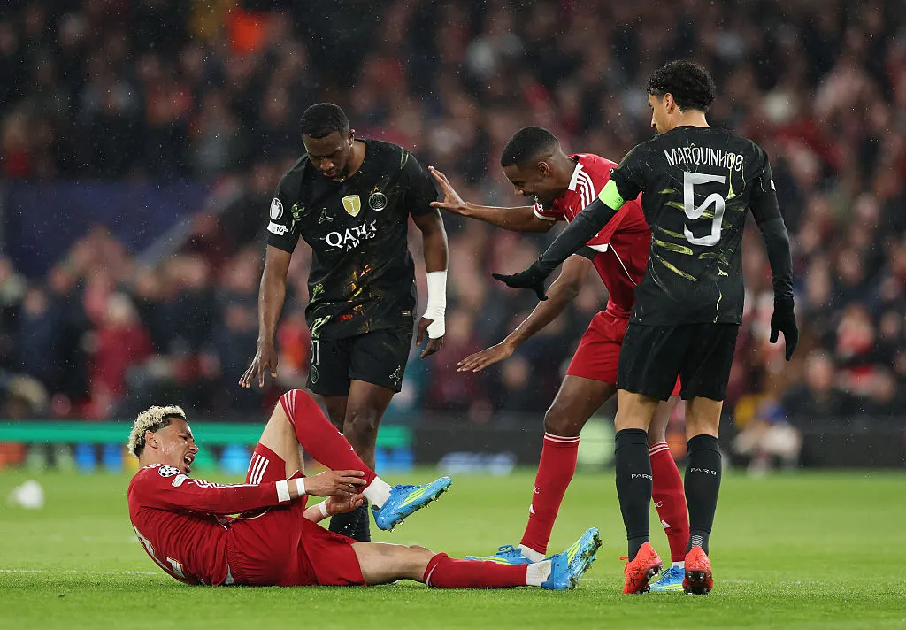 Blessé face au PSG, la compétition internationale que l&rsquo;attaquant de Liverpool Hugo Ekitike ratera cet été