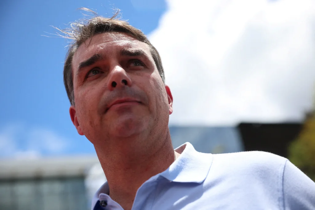 L’enlèvement d’un dirigeant étranger au cœur de la nouvelle enquête visant Flavio Bolsonaro au Brésil