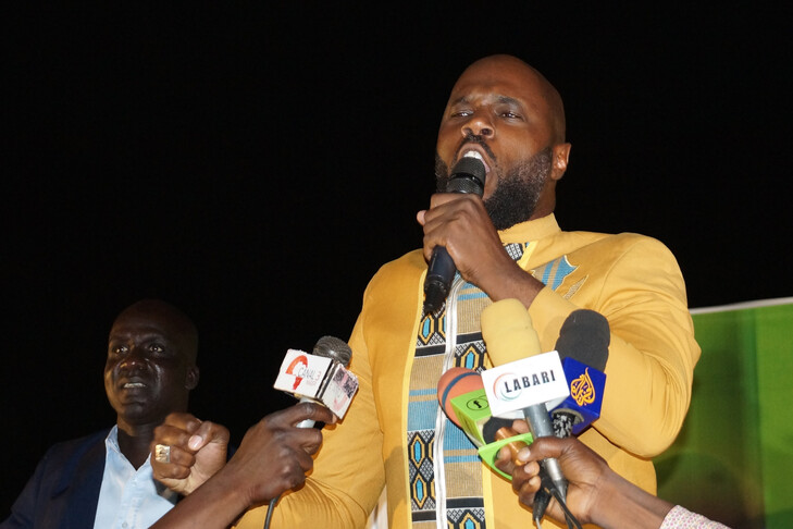 Kemi Seba arrêté à Pretoria, le montant déboursé pour sa fuite vers le Zimbabwe