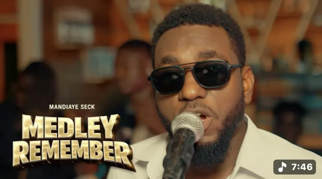 Nostalgie musicale : le nom du pot-pourri de classiques chanté en live par Mandiaye Seck