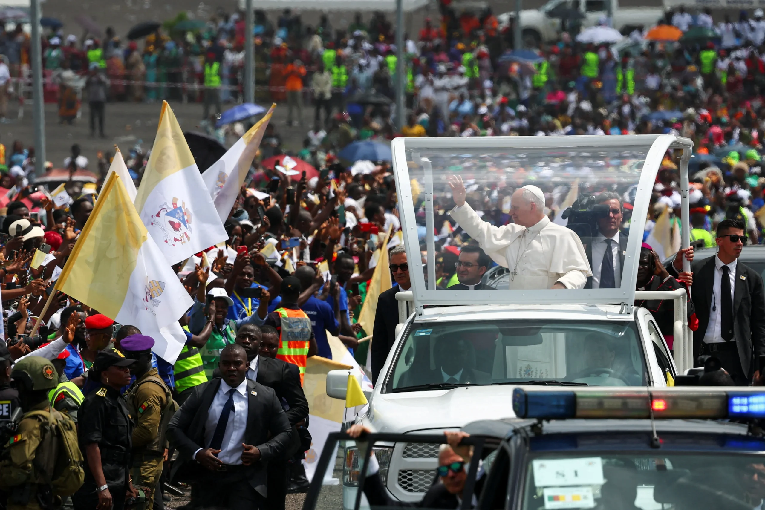 Tournée du Pape Léon en Angola, le personnage biblique incarné par Donald Trump sur un montage controversé