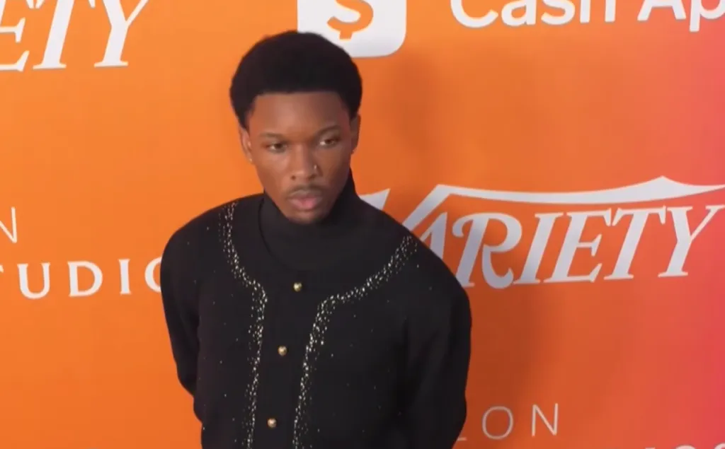 Inculpation du chanteur D4vd pour meurtre à Hollywood et la marque du véhicule abandonné abritant le corps