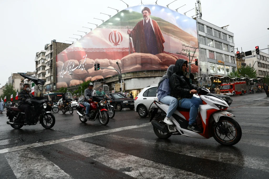 Donald Trump refuse de prolonger la trêve avec l'Iran et désigne les installations civiles qu'il menace de cibler