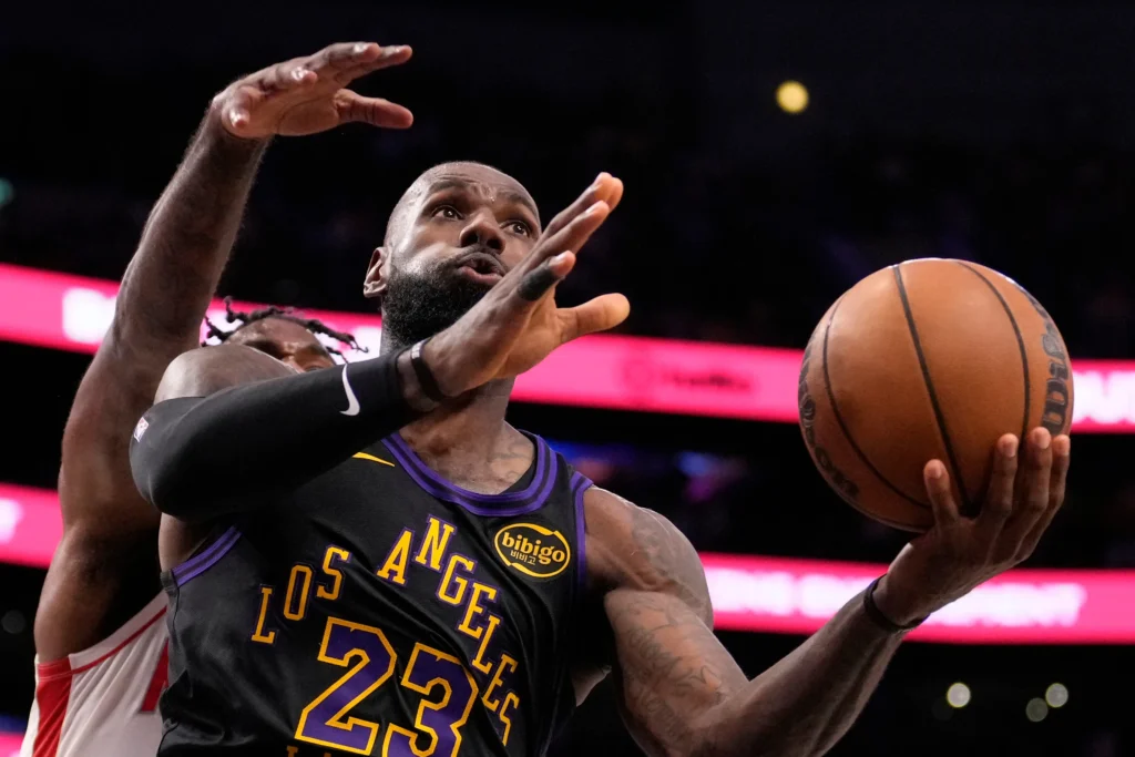 Avance des Lakers en playoffs NBA et la nature de la blessure de Victor Wembanyama