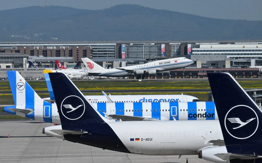 Coupes massives chez Lufthansa et la facture énergétique quotidienne de l’Europe