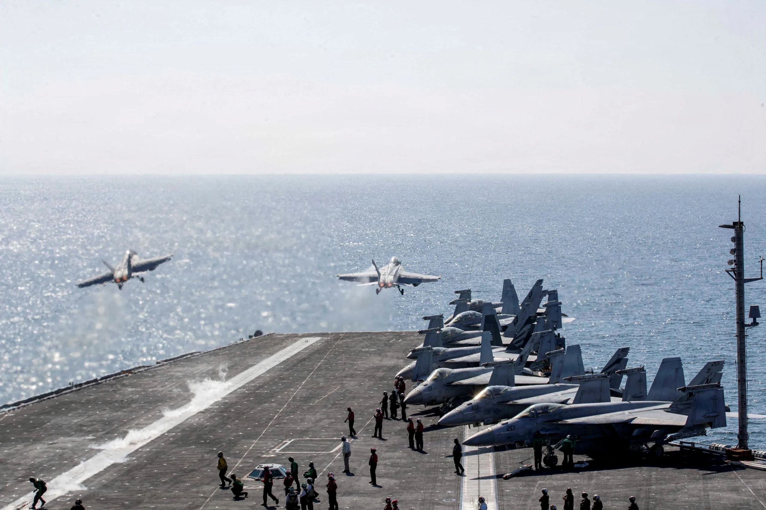 Trump face à l’Iran et le nombre de soldats déployés avec les 3 porte-avions