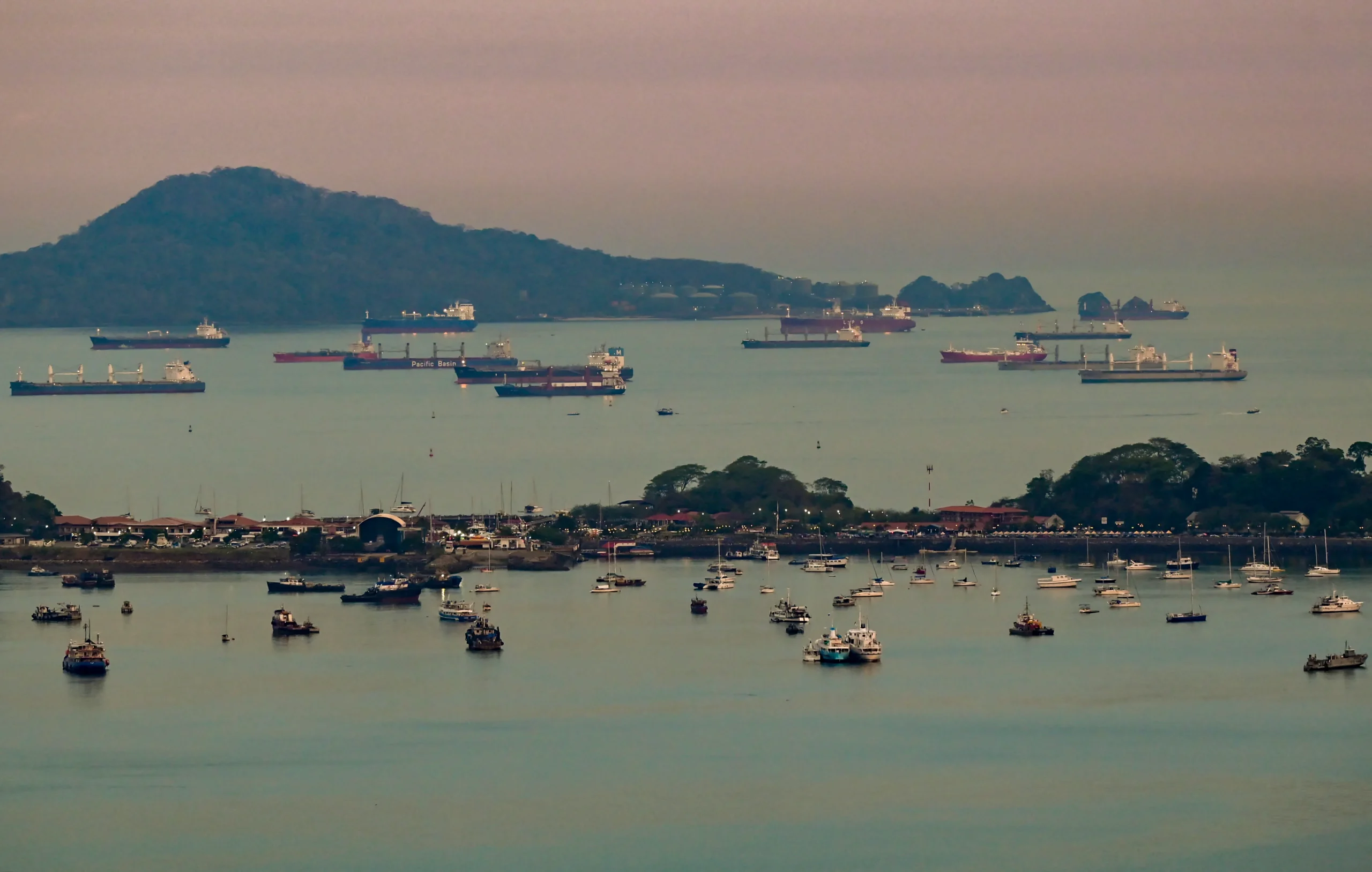 Panama : le nombre de navires que Washington dit retenus par la Chine