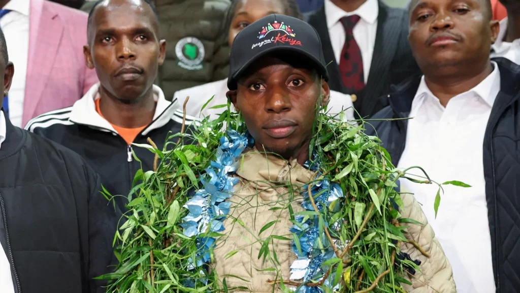 Kenya : la somme et le cadeau remis à Sabastian Sawe après son marathon record
