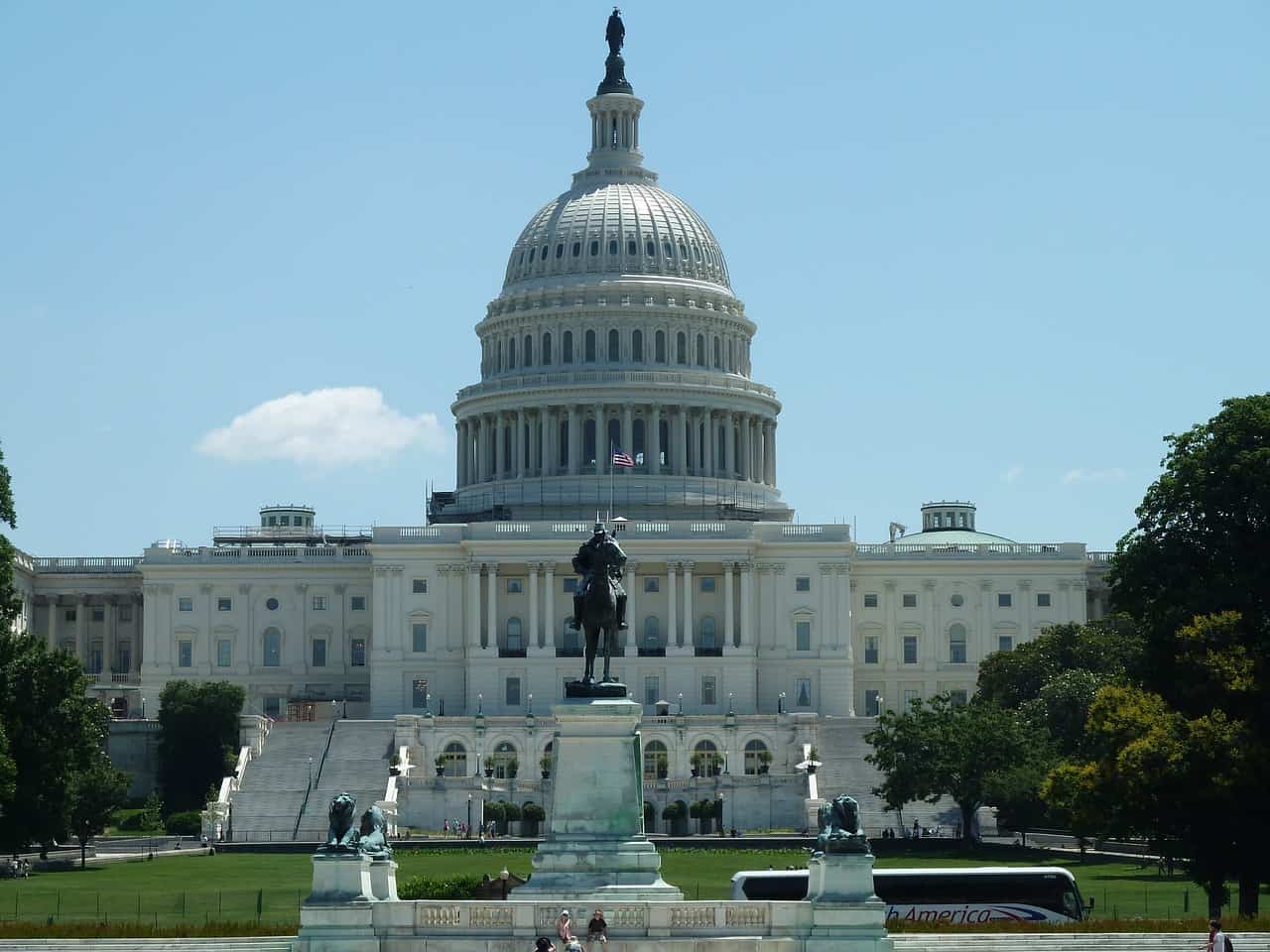 États-Unis : le vote du Congrès met fin au shutdown après un record de combien de jours ?