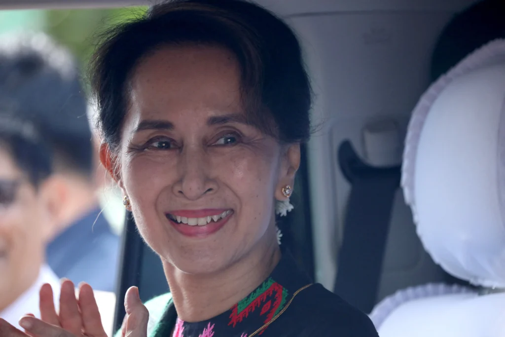 Myanmar : la peine restante d'Aung San Suu Kyi après son transfert en résidence surveillée