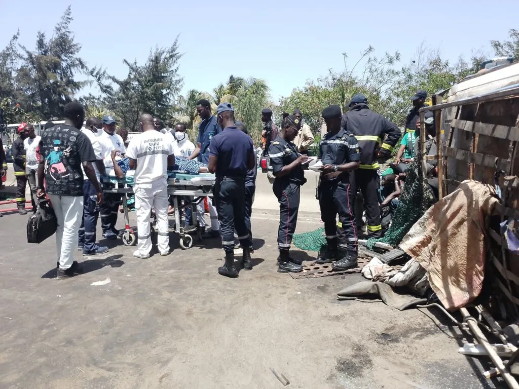 Drame sur l’autoroute: un policier tué et un autre gravement blessé près de l’école Mariama Niasse