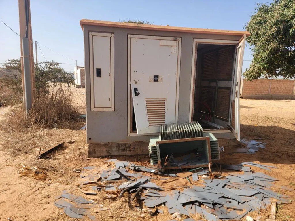 Bambilor plongé dans le noir après le vol d’un transformateur de la Senelec (photos)