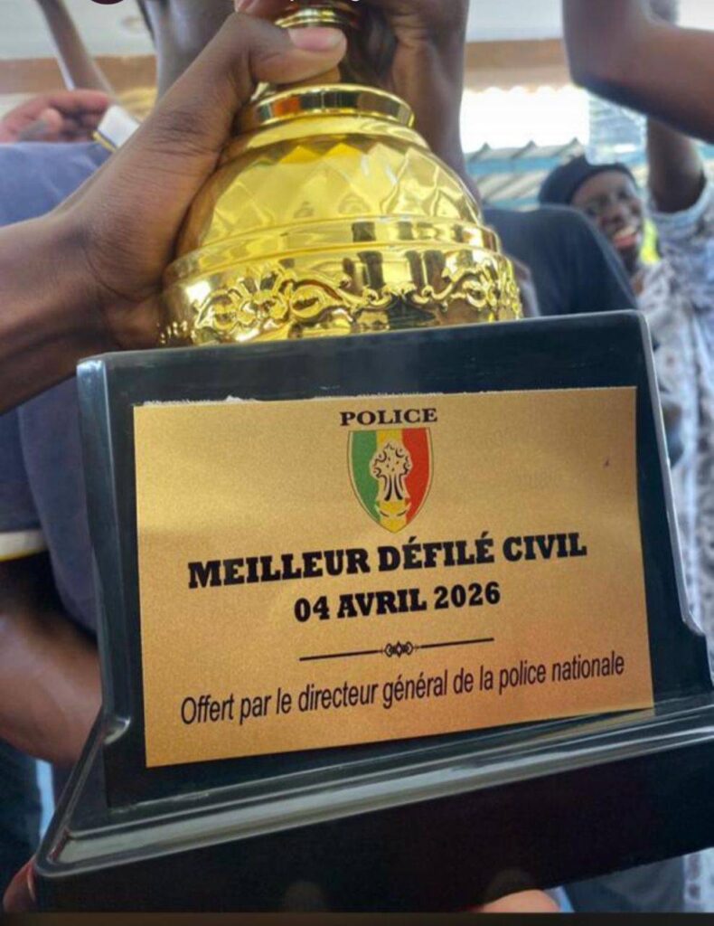 4Avril, L'École polytechnique de Thiès remporte la meilleure parade du défilé civil